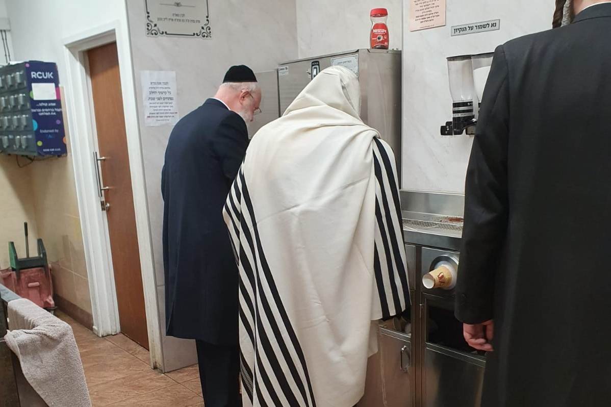 באדיבות המצלם