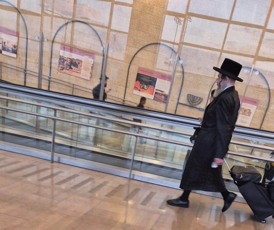 באדיבות המצלם
