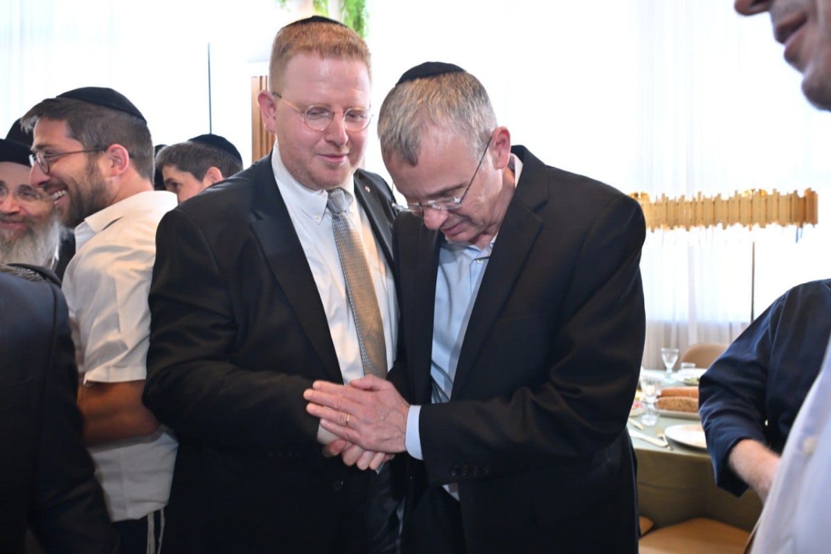 באדיבות המצלם