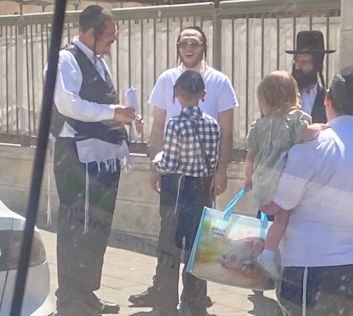 באדיבות המצלם