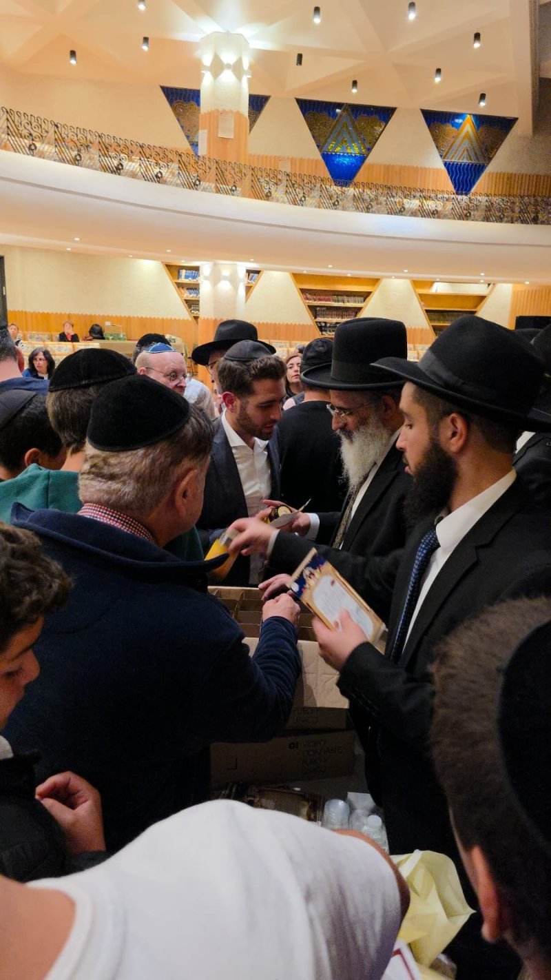 באדיבות המצלם