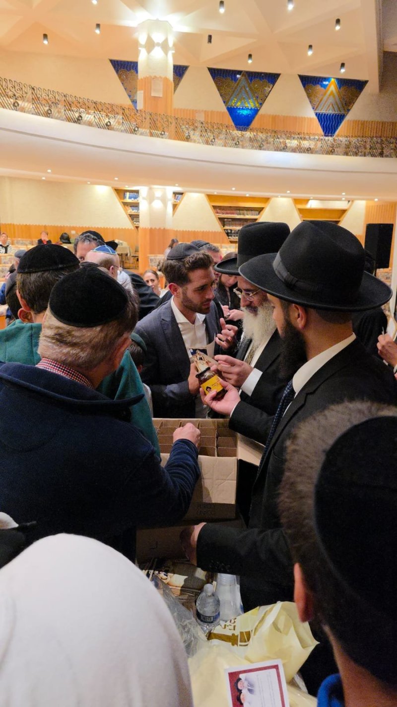 באדיבות המצלם