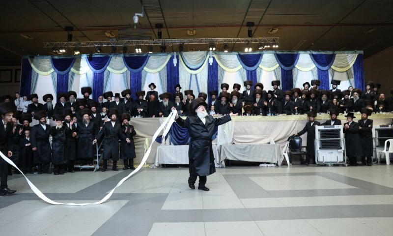 שמחת החתונה בבוהוש: נכד הרבי התחתן עם נכדת הרבי