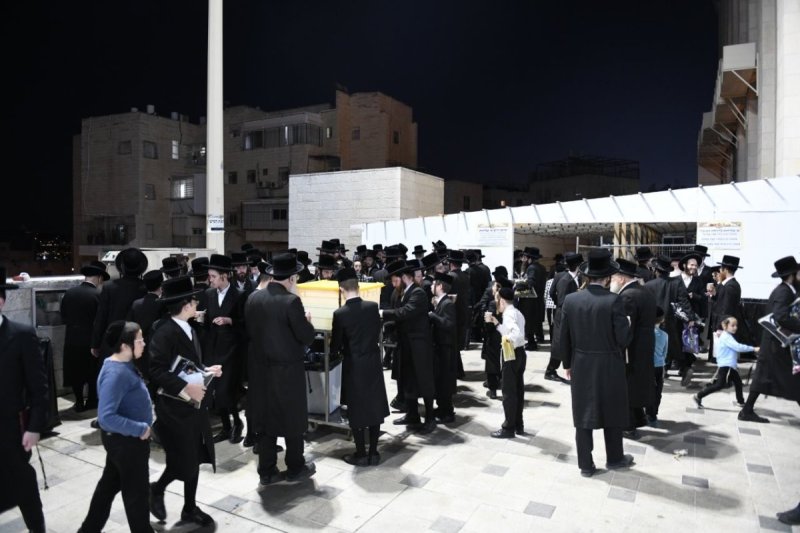 אנשיל בעק