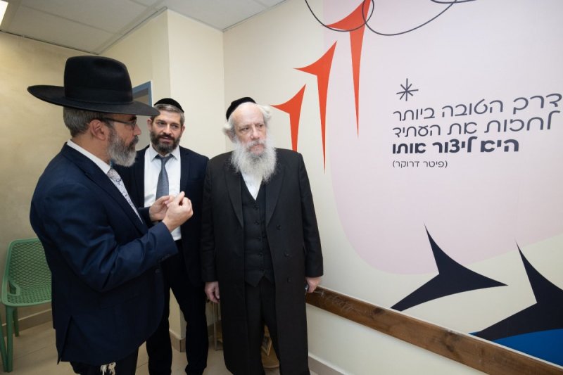יחצ