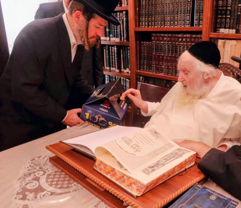 יח"צ