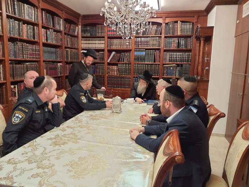 יח"צ