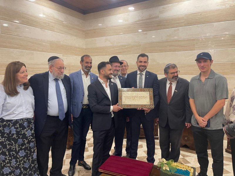 באדיבות המצלם