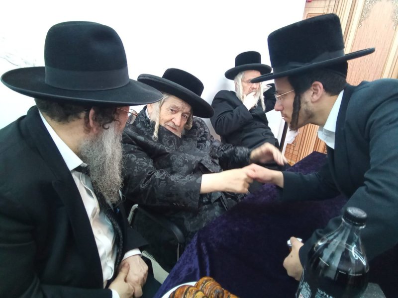 יח"צ