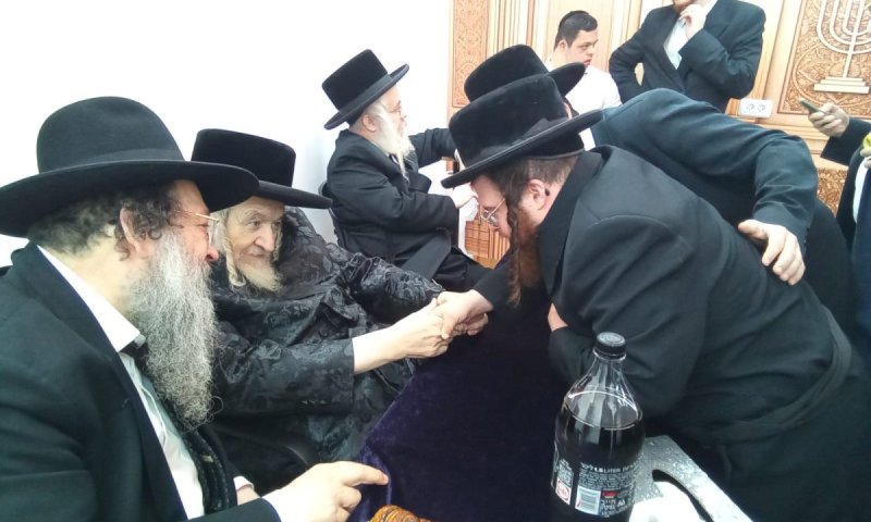 כ"ק האדמו"ר מטעמשוואר שליט"א נשא שיחה מיוחדת בכולל ''אוצרות התורה'' לבחורים מיוחדים
