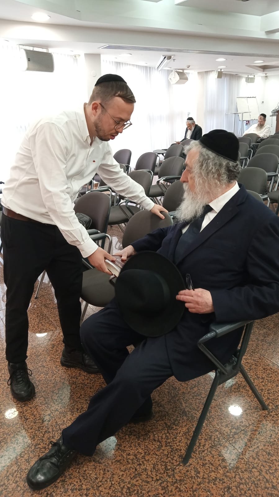 באדיבות המצלם