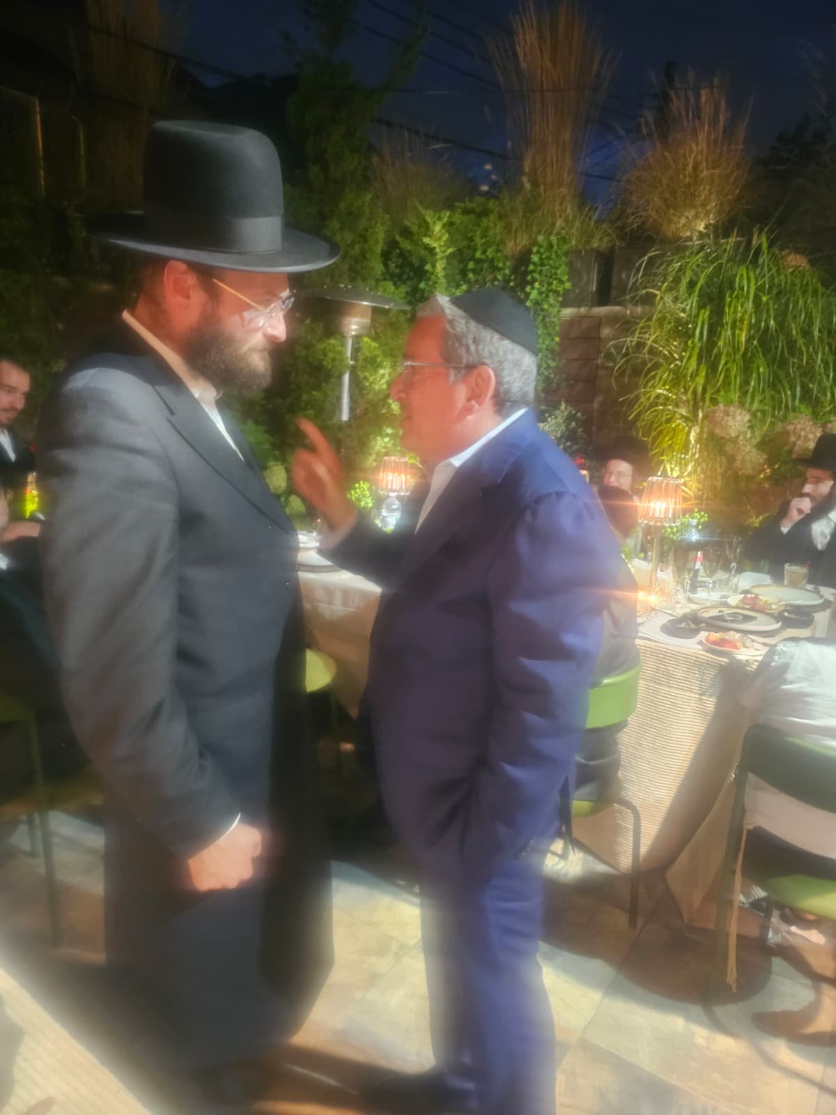 באדיבות המצלם