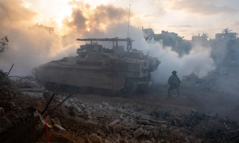 כוחות צה"ל מתקדמים במרכז הרצועה, פלסטינים חוששים לביתור עזה