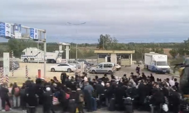 כאוס החזרה מאומן: אלפים תקועים בגבולות אירופה וחוששים לשבת