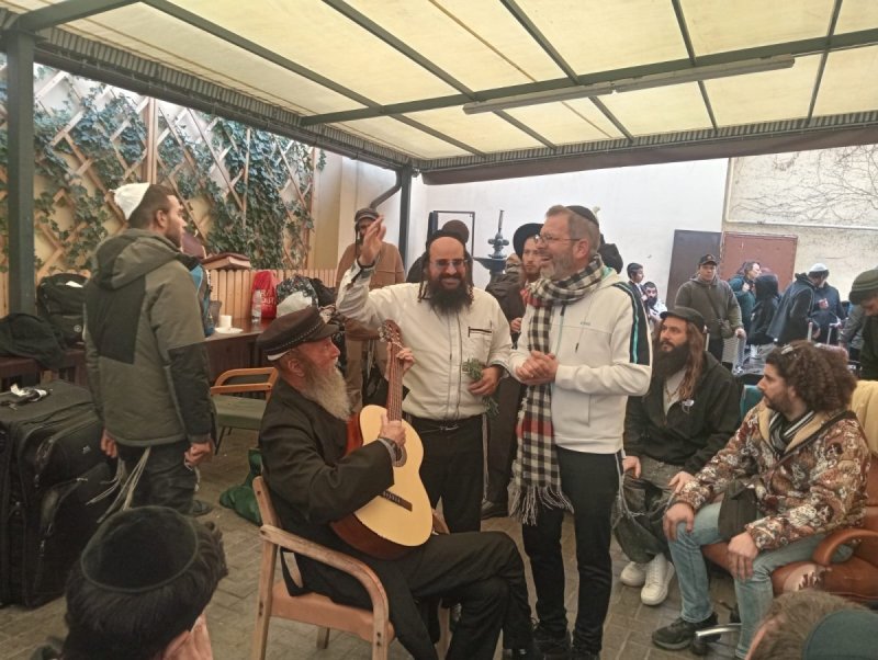 באדיבות המצלם