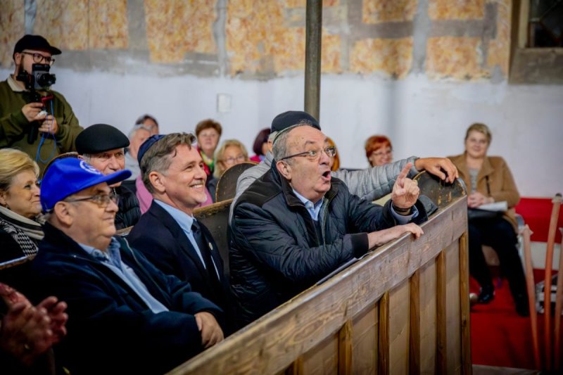 באדיבות המצלם