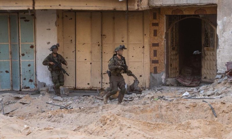 ווסטים, מחסניות, רימונים, מפות ומצלמות - הלוחמים גילו מטמון מסוכן