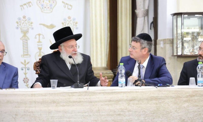 בראשות הגאב"ד: כל התשובות על דיני חולה בצום יום הכיפורים | צפו בכינוס
