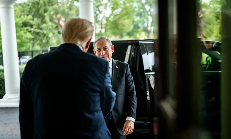 התעלומה נפתרה: מה נתניהו עשה 45 דקות בבית הלבן?
