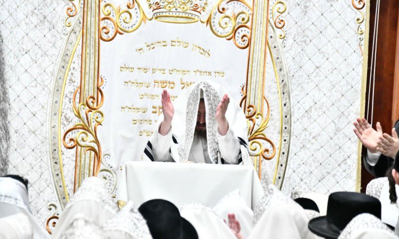 קבלת עול מלכות שמים: רגעים של 'נעילה' בחצר סאדיגורה
