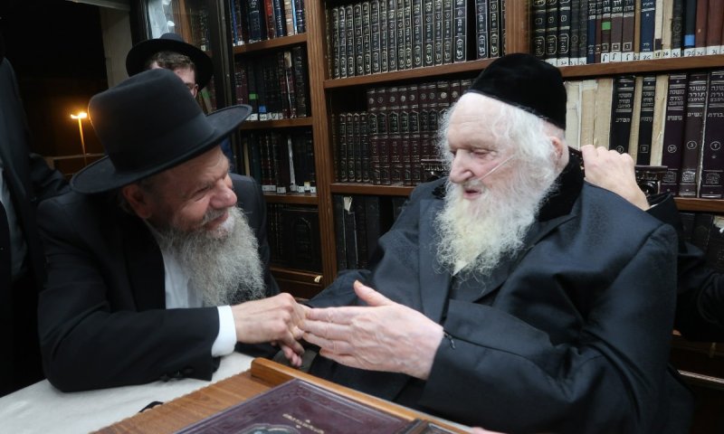 מי עלה לבקר אצל פוסק הדור בימים הנוראים? | גלריה מסכמת