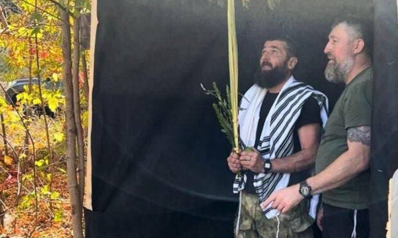 בין סוכה למקלט: כך חוגגים יהודי אוקראינה את חג הסוכות
