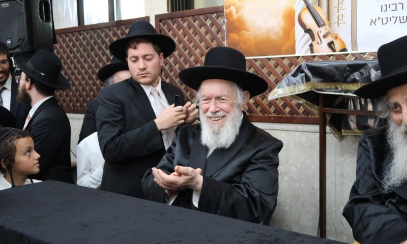 הָיוּ מְרַקְּדִים: שמחת בית השואבה ומעמד הקבלת פני עמוד ההוראה