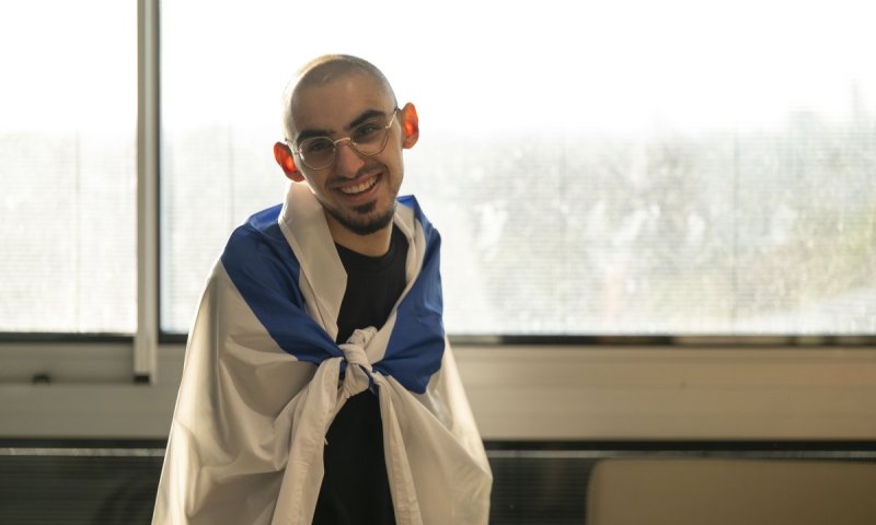 רום ברסלבסקי חושף: "קשרו אותי כמו מת בלי אוכל, הנאצים לא עשו ככה"