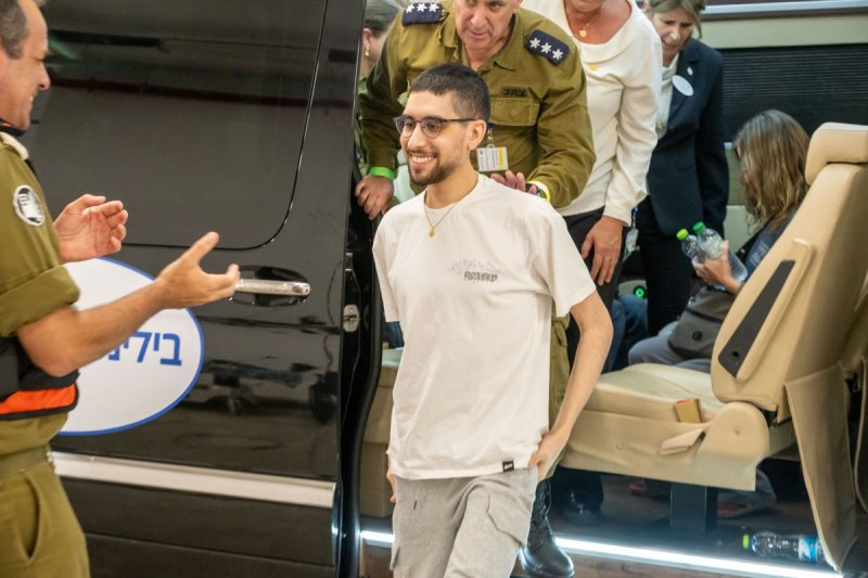 גיא אנטונובסקי  לעמ