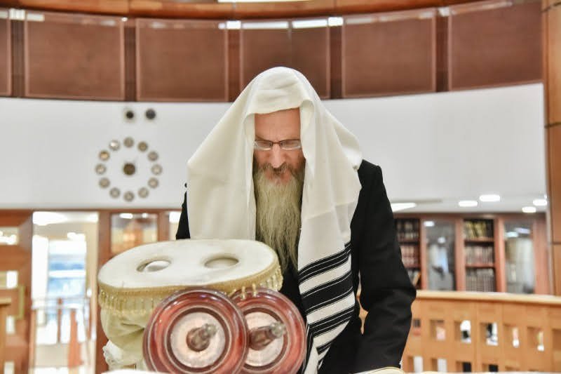 לוי נזארוב