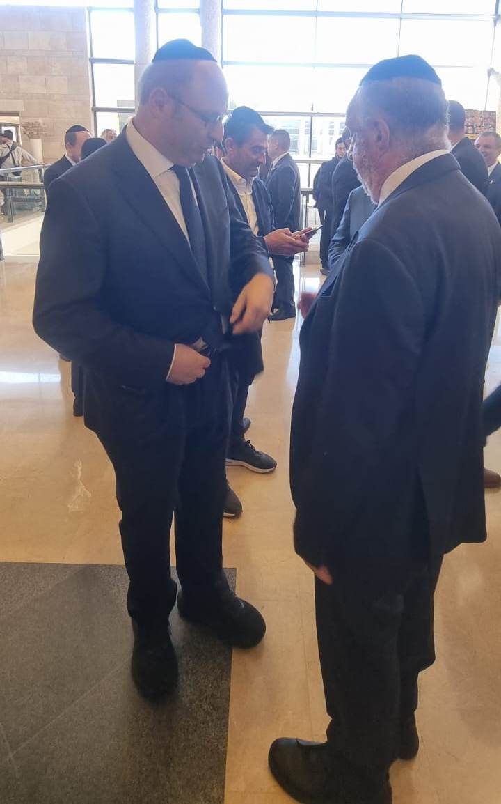באדיבות המצלם