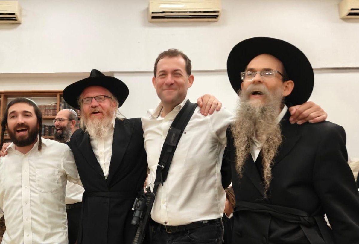 באדיבות המצלם