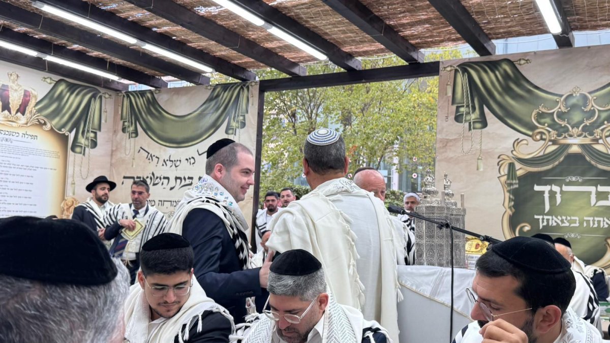 באדיבות המצלם