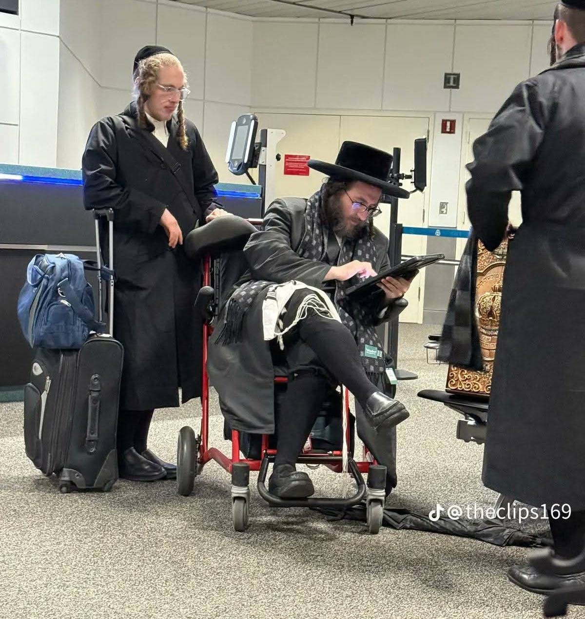 באדיבות המצלם