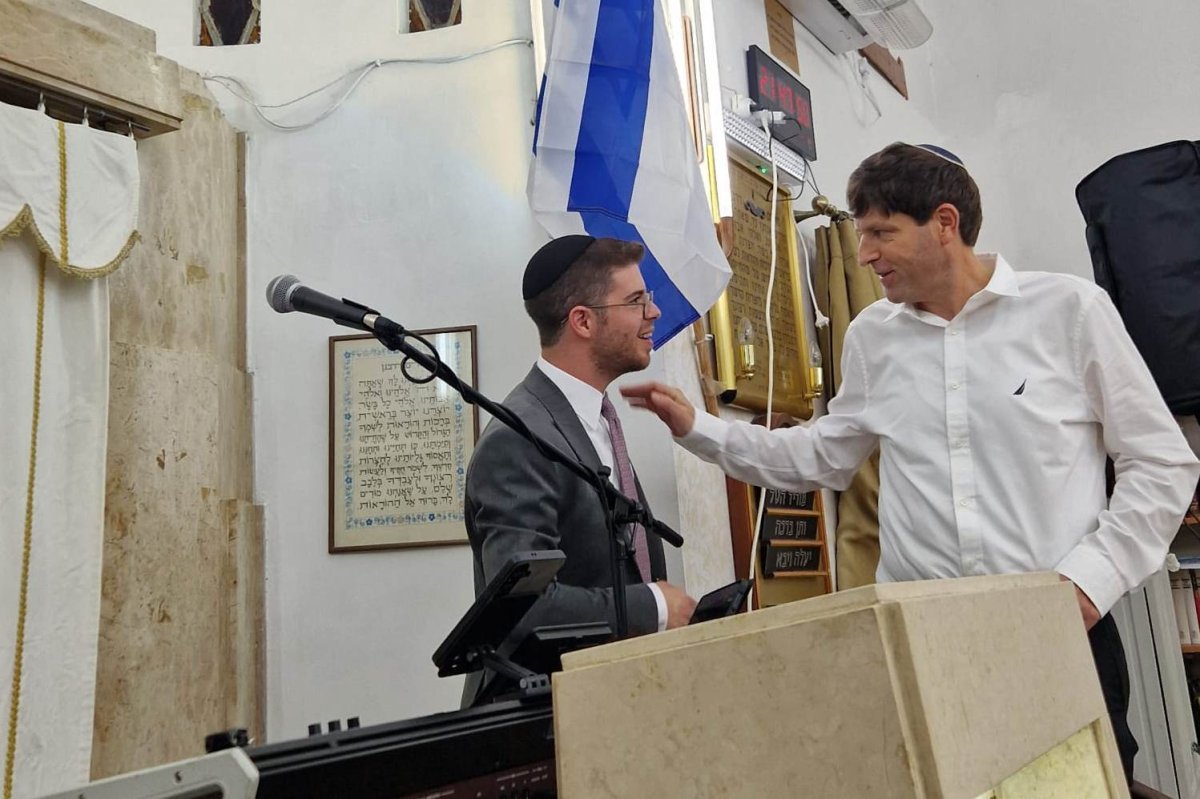 באדיבות המצלם