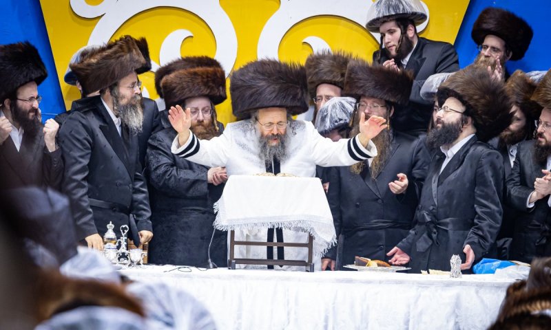בבאבוב - 45 נעלו את החג בסימן חנוכת בית המדרש החדש בבורו פארק
