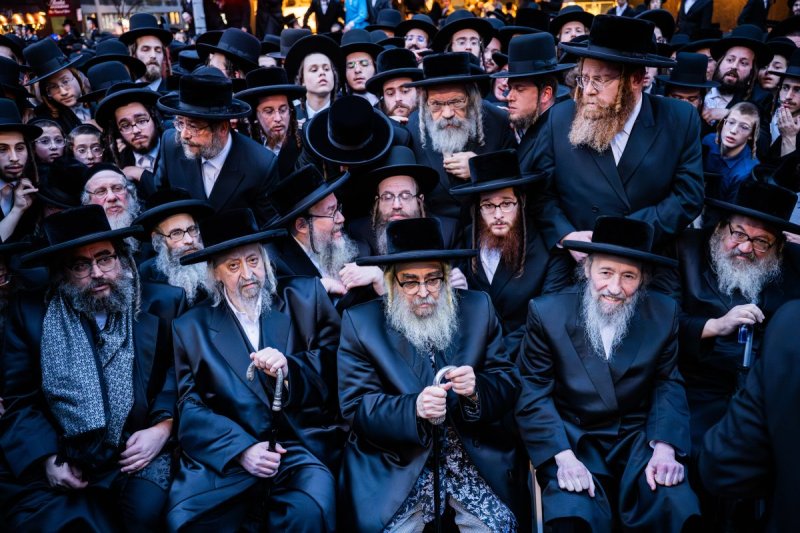 האחים לאנטשעווסקי, אברומי בלום, ד. ה. כרם, אייזיק. י, Clear shot