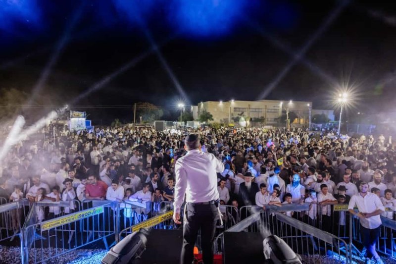 באדיבות המצלם