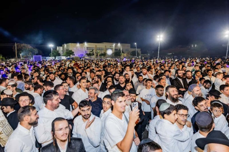 באדיבות המצלם