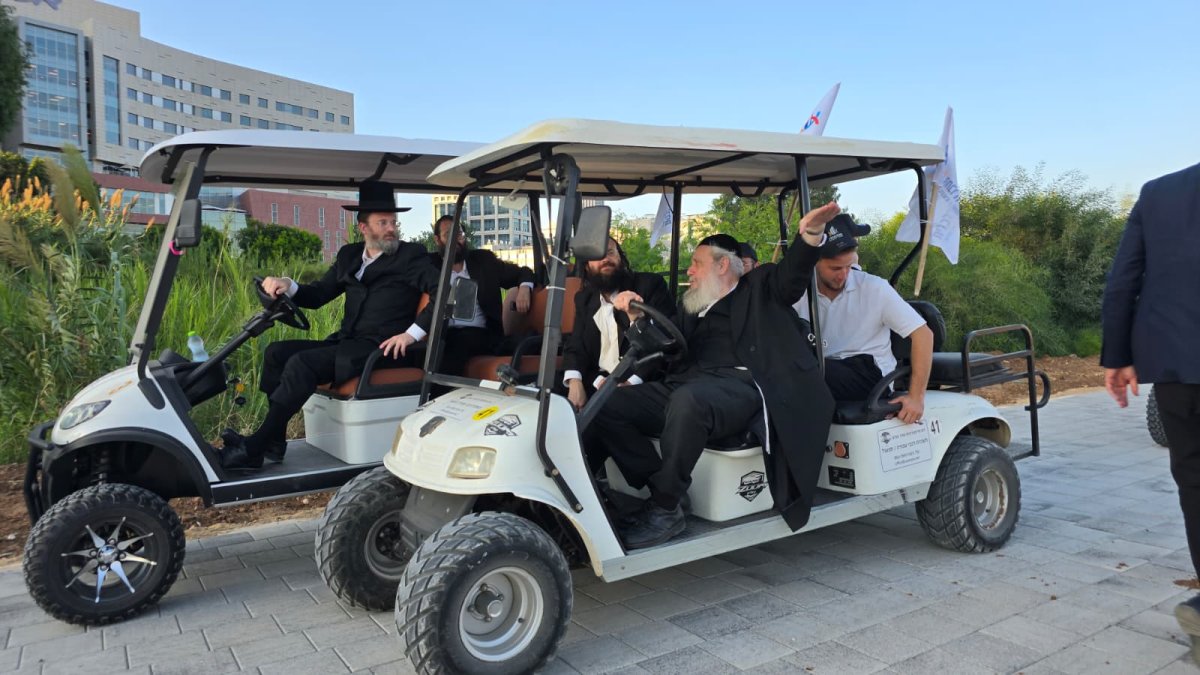 באדיבות המצלם