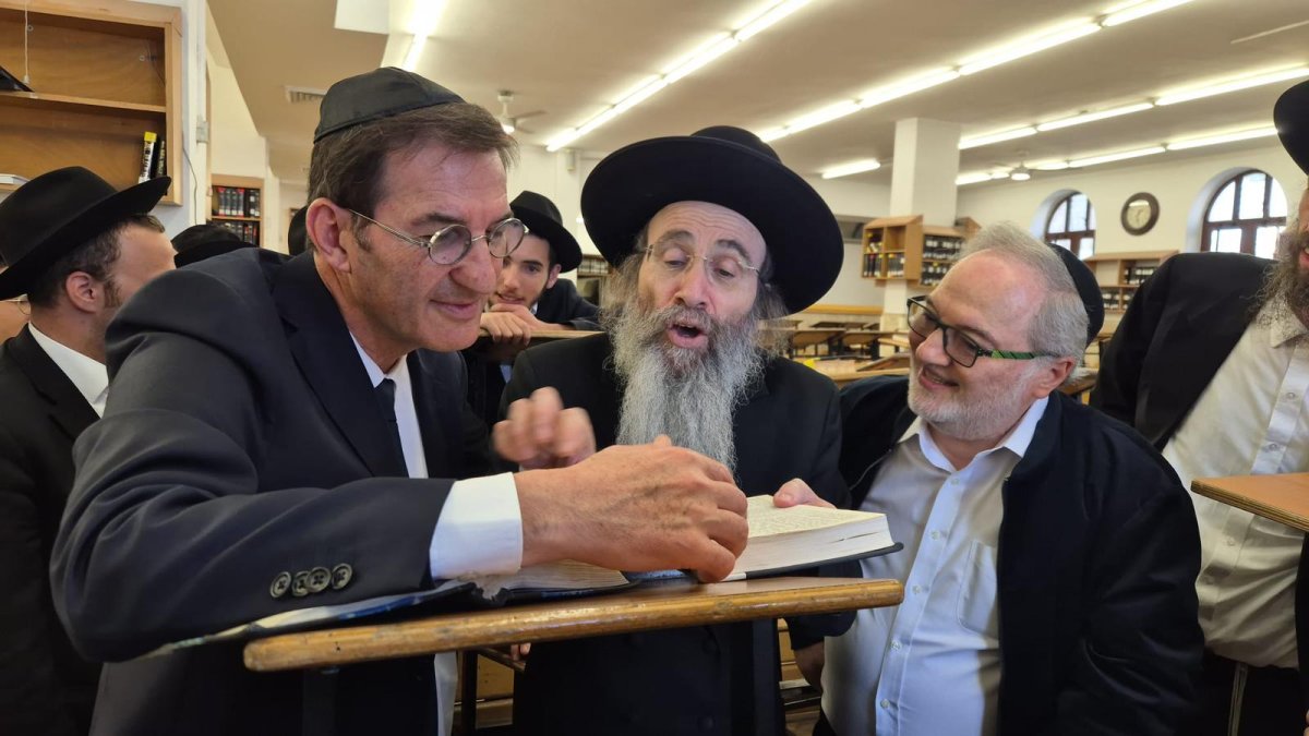 באדיבות המצלם