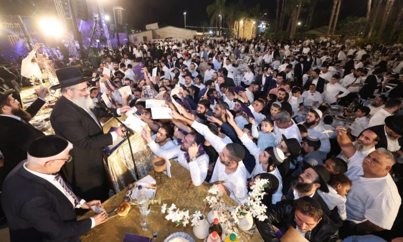 גלריה: המונים בהילולא המרכזית לזכרו של רבי יורם אברג'ל זצ"ל