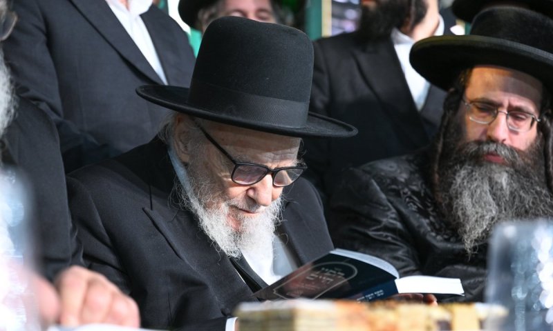 המנהיג בירך את רכניץ: &ldquo;שיזכה לרוות נחת ולתמוך בעולם התורה מתוך ברכה והצלחה&rdquo;