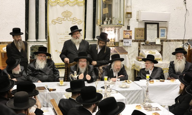 האדמו"ר מביאלא בני ברק ערך טיש יארצייט לאביו ה'להבת דוד'