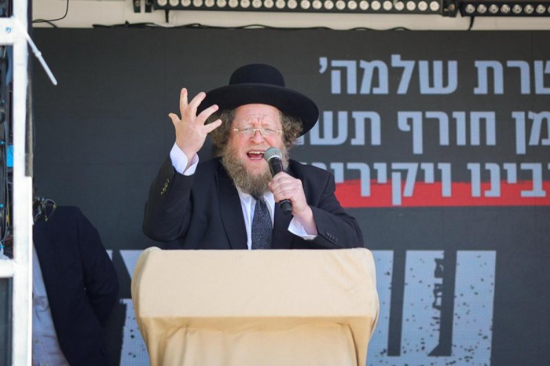 דניאל נפוסי