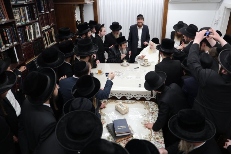 באדיבות המצלם