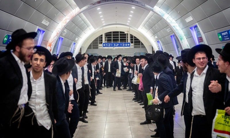 "רכבת ישראל היא לא חברת הפקות": זעם על האפליה בין העצרת החרדית להופעה בת"א