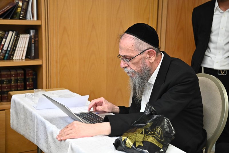 שוקי לרר
