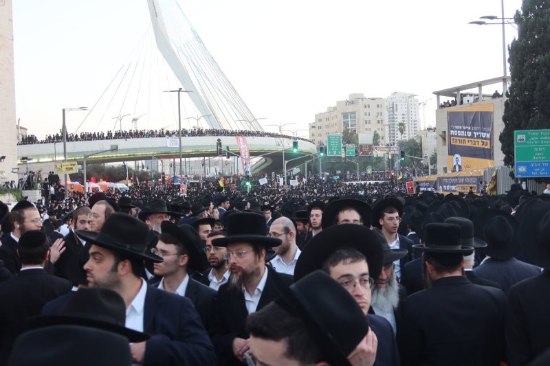 מ. אדלר