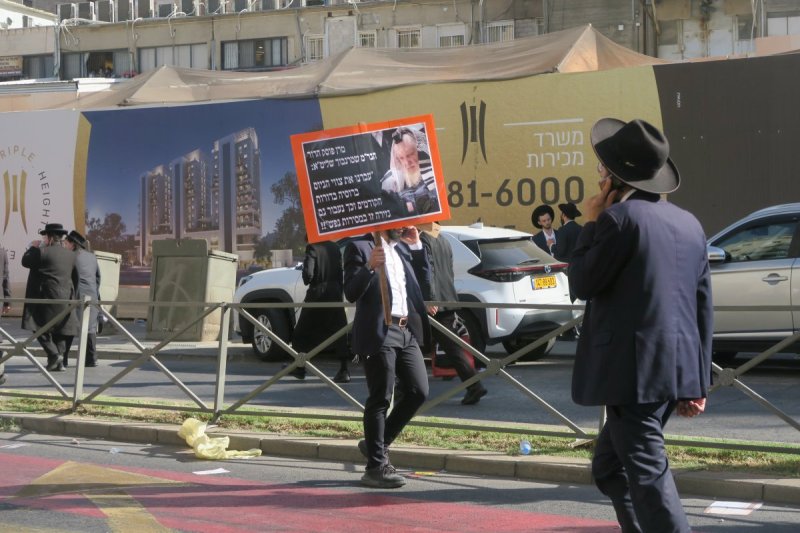 מ. אדלר